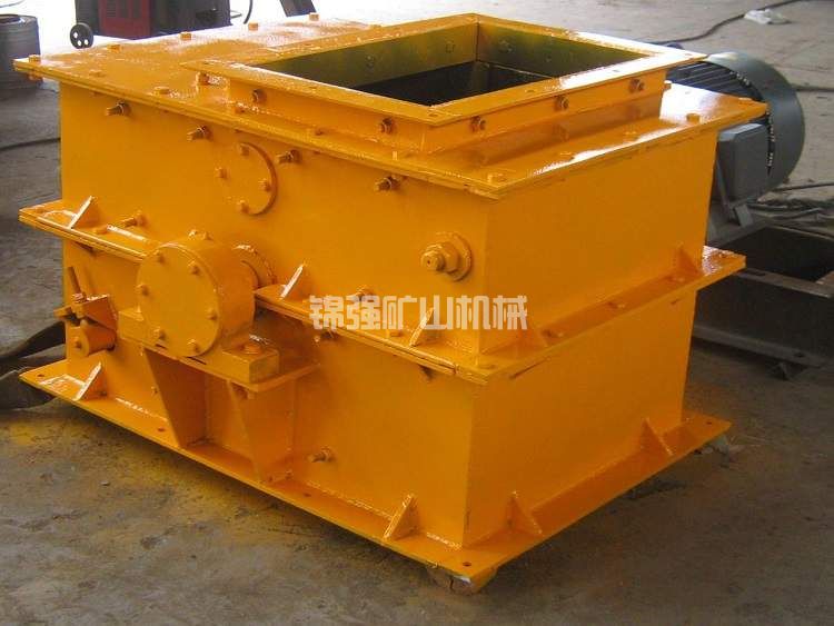 環(huán)錘式破碎機(圖2) 環(huán)錘式破碎機(圖2)